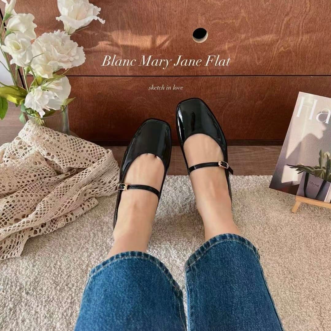 25OCTSHOE003_01 Blanc Mary Jane Flats - Image 1