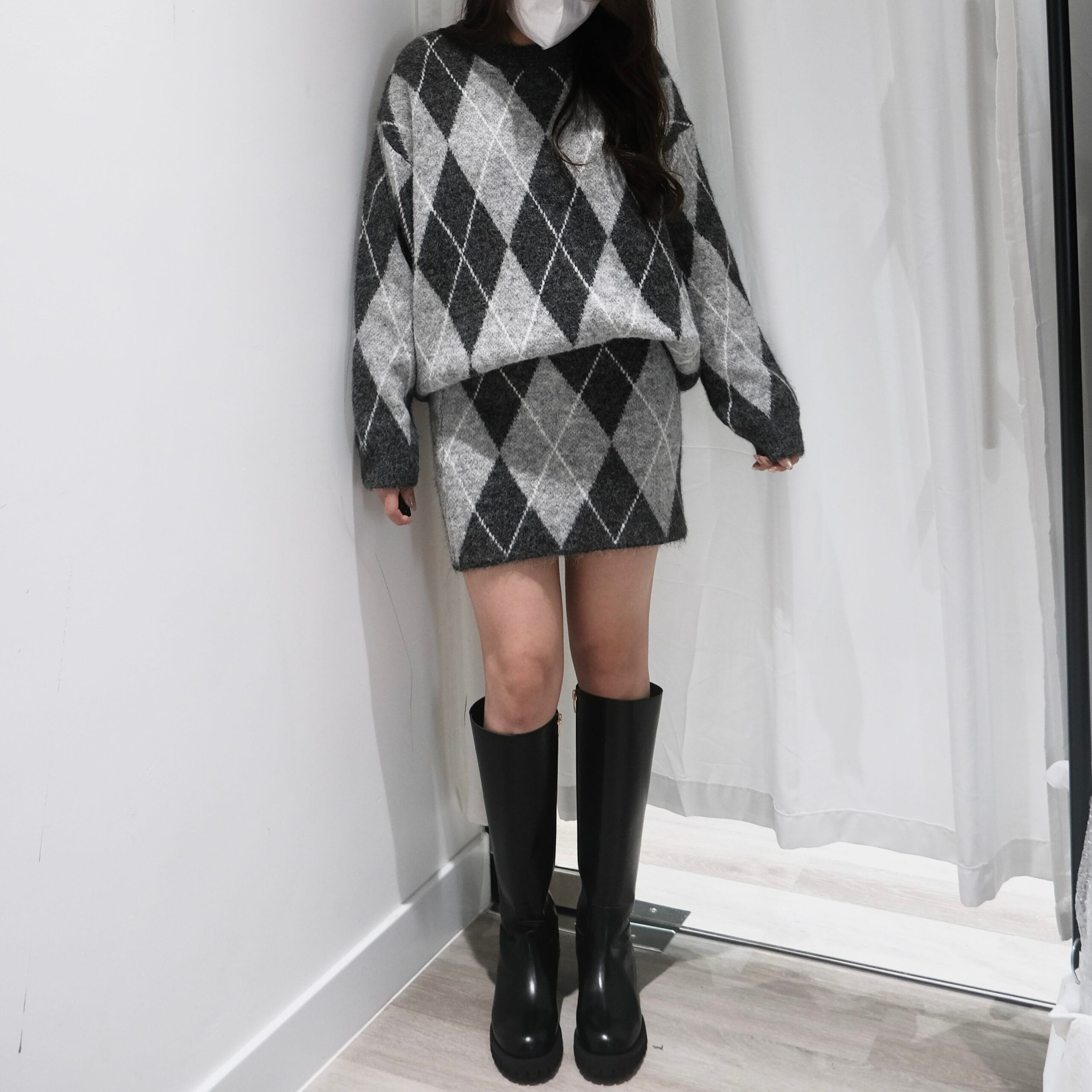 25DECSET003_01 Spade Sweater Set - Image 1