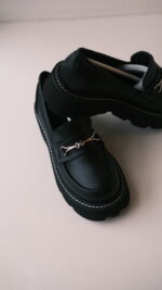 COMEBACK!! Gold Chained Loafers - Image 4