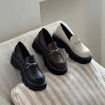 COMEBACK!! Gold Chained Loafers - Image 9