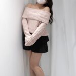 Ribbed Off Shoulder Knit - Image 10