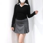 V-neck Polo Crop Tee - Image 3