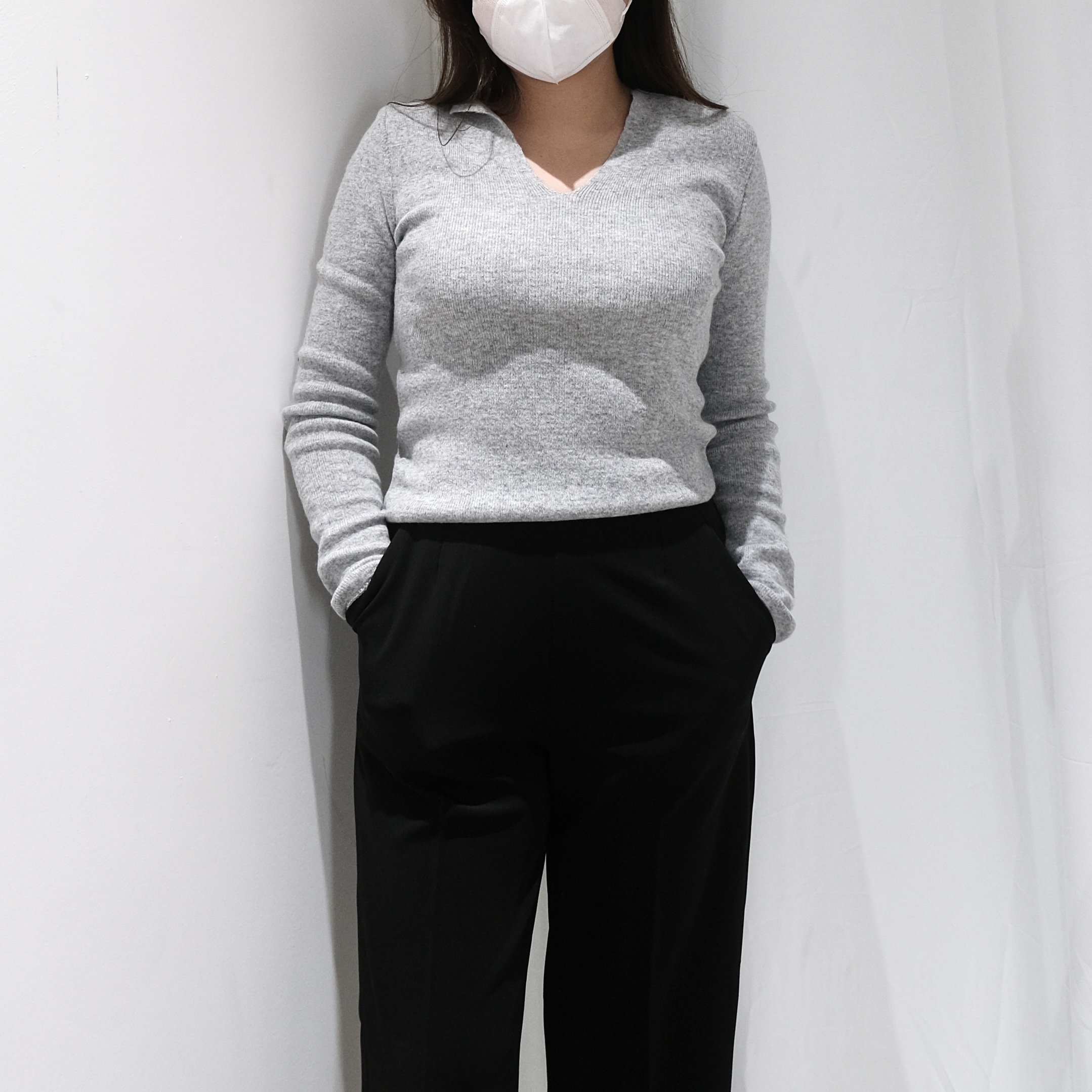 26JANTOP007_01 Flipped V-Knit Top - Image 1