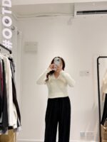 Flipped V-Knit Top - Image 15