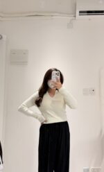 Flipped V-Knit Top - Image 16