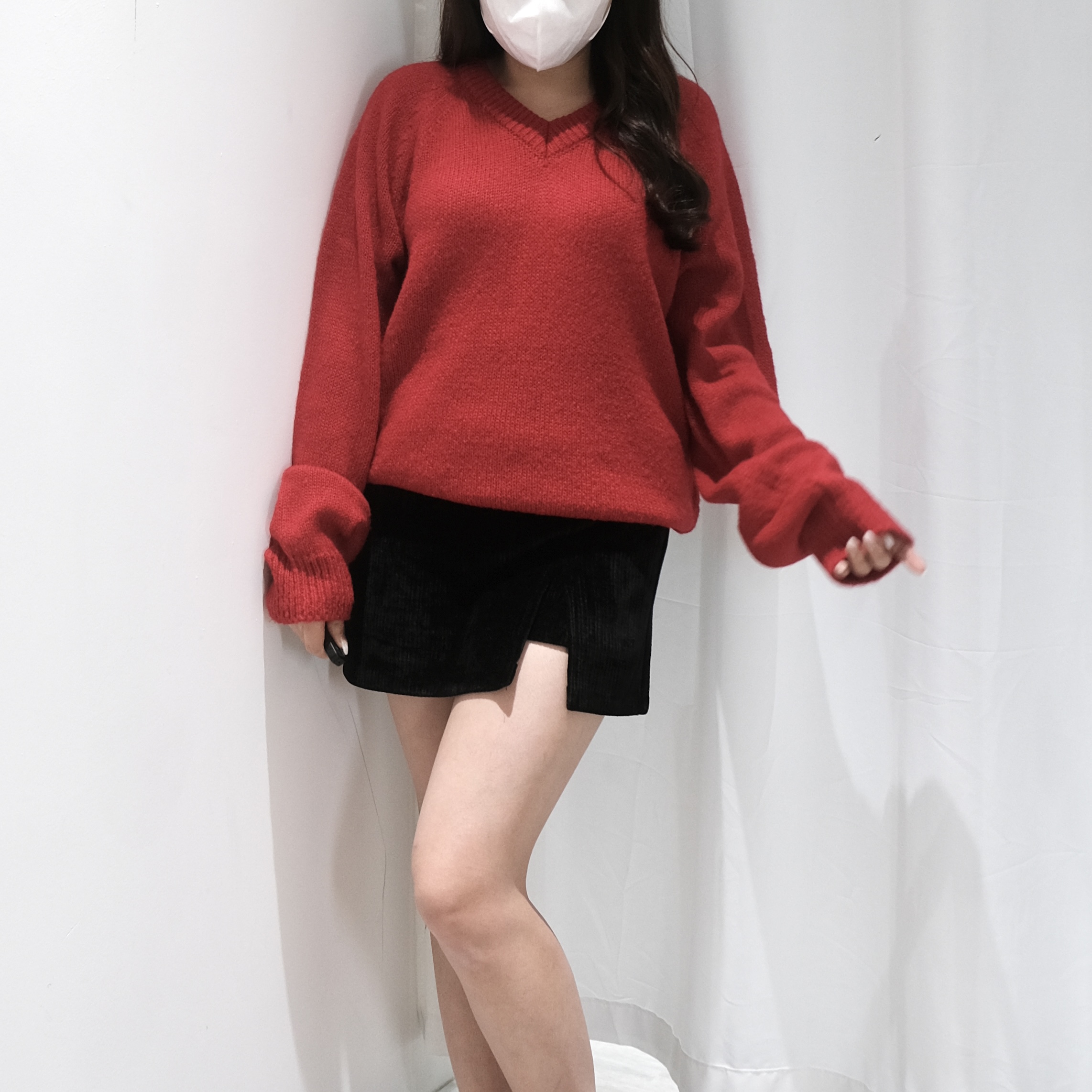 26JANTOP024_01 Mochi Vneck Basic Knit - Image 1