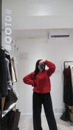 Mochi Vneck Basic Knit - Image 2