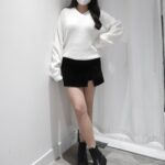 Mochi Vneck Basic Knit - Image 8