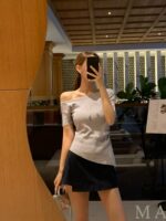 [Premium] One Shoulder Irregular Top - Image 15