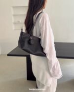 Bucks and Leather Serene Tote Bag (Size M) - Image 14